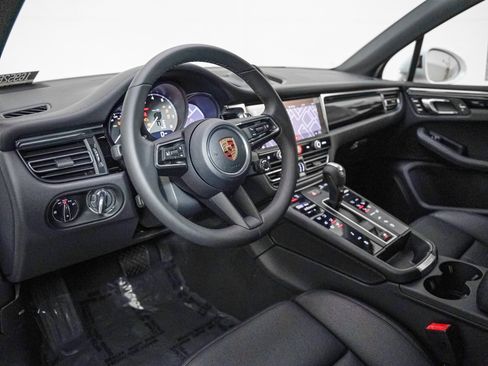 New 2026 Porsche Macan S image 4