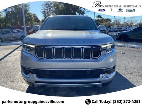 Used 2022 Jeep Wagoneer Series II AWD/4WD image 9