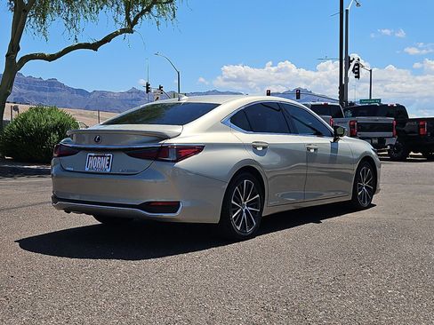 Used 2022 Lexus ES 300h w/ Premium Package FWD image 5
