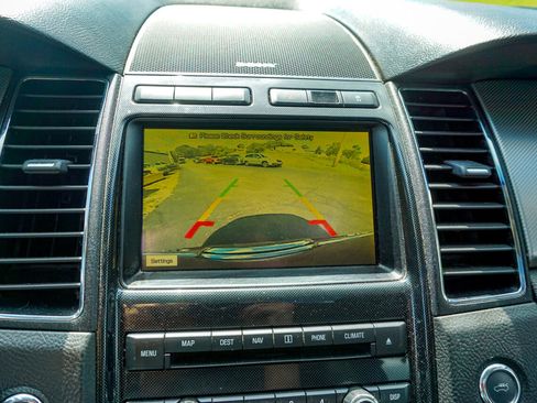 Used 2010 Ford Taurus SHO image 15