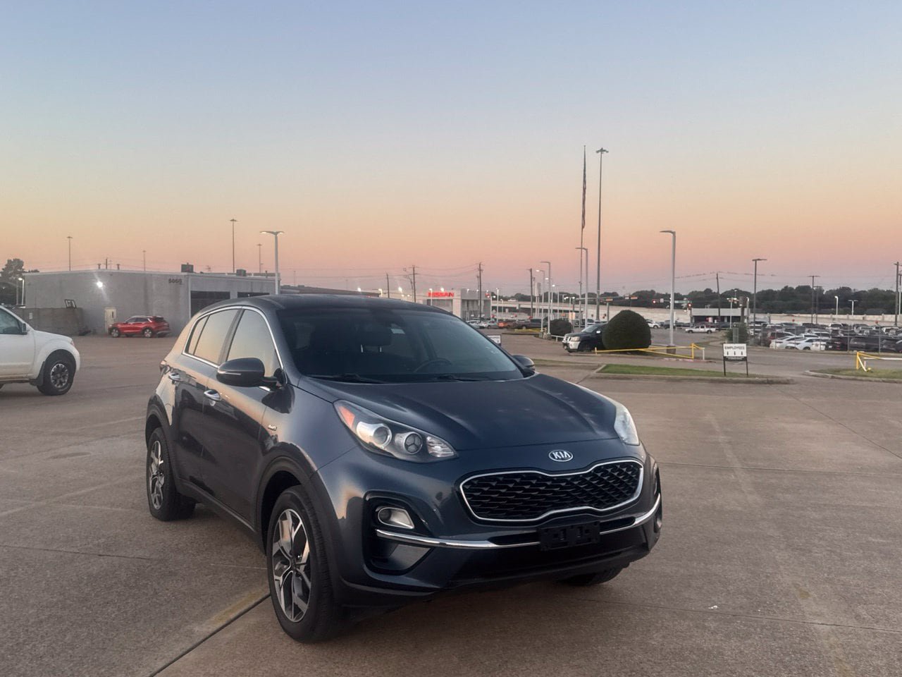 Used 2020 Kia Sportage EX AWD/4WD image 3