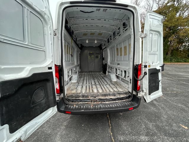 Used 2022 Ford E-Transit 148 High Roof Extended RWD image 31