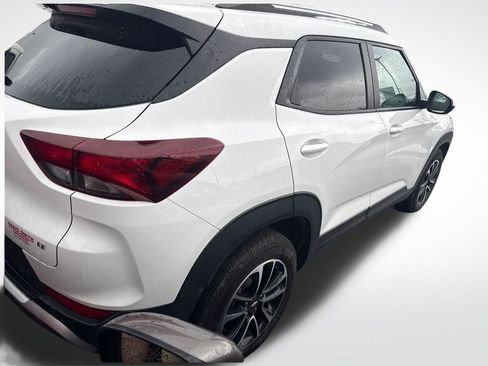 Used 2024 Chevrolet TrailBlazer LT FWD image 2