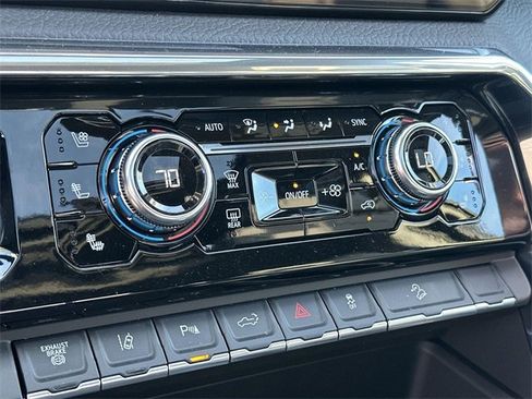 New 2026 GMC Sierra 2500 Denali w/ Denali Reserve Package image 13