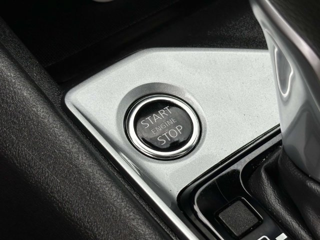 Used 2025 Nissan Altima 2.5 SV FWD image 21