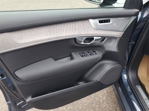New 2026 Volvo XC90 B6 Ultra w/ Lounge Package image 10