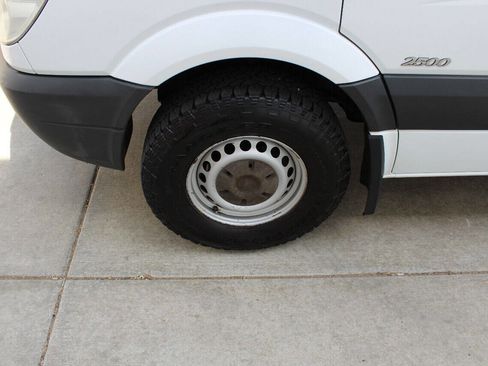 Used 2012 Mercedes-Benz Sprinter 2500 image 27