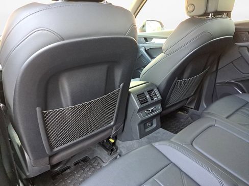 Used 2020 Audi Q5 2.0T Premium w/ Titanium Sport Package image 12