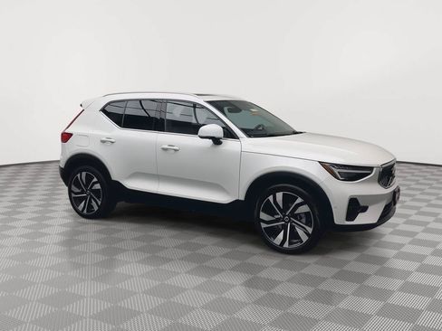 Used 2023 Volvo XC40 B5 Ultimate w/ Protection Package Premier AWD/4WD image 41