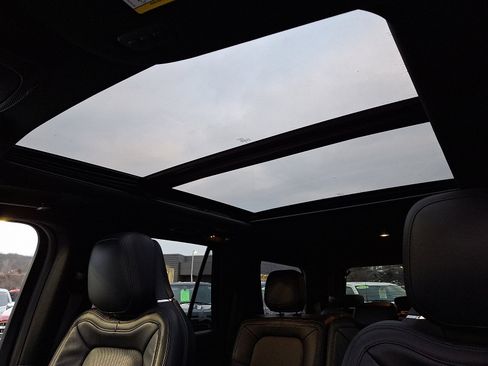 Certified 2023 Lincoln Navigator Reserve image 14