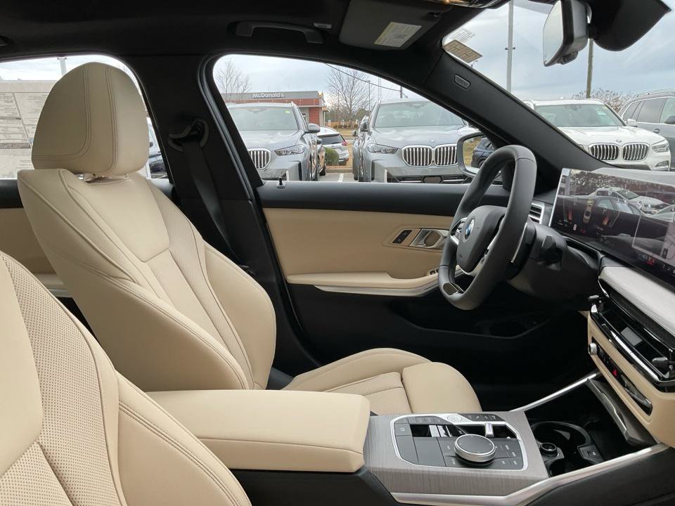 Used 2026 BMW 330i Sedan w/ Convenience Package RWD image 30