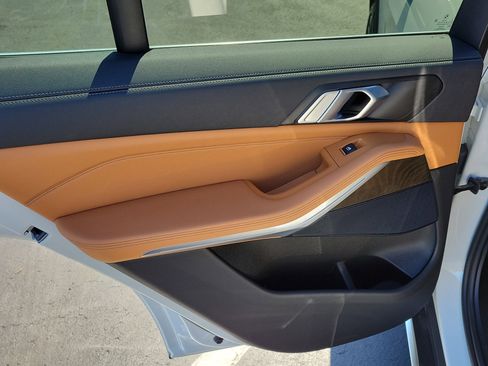 Used 2023 BMW X5 xDrive40i w/ Luxury Seating Package image 10