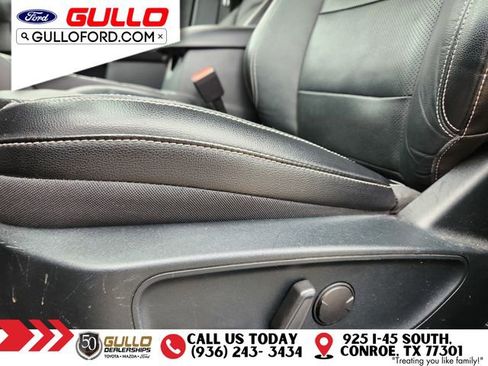 Used 2020 Ford Escape Titanium w/ Titanium Premium Package 2.0 FWD image 24