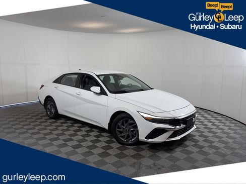 Used 2024 Hyundai Elantra SEL FWD image 1