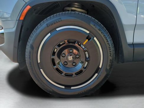 Used 2025 Rivian R1T Adventure Dual AWD/4WD image 27