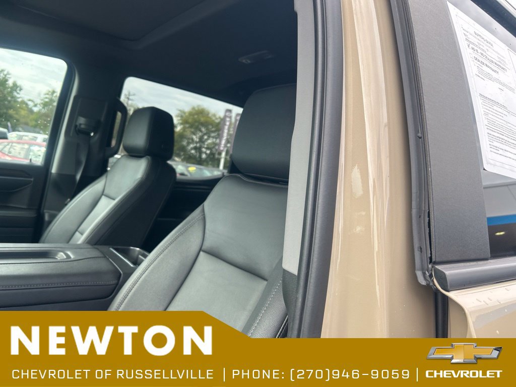 Used 2022 Chevrolet Silverado 1500 LT Trail Boss w/ LT Trail Boss Premium Package AWD/4WD image 5