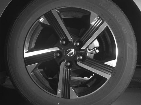 Used 2025 Nissan Sentra SV FWD image 13