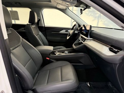 New 2026 Ford Explorer Active w/ Active Comfort Package image 21