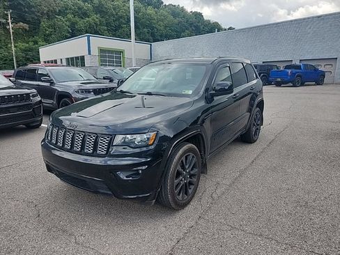 Used 2021 Jeep Grand Cherokee Laredo X AWD/4WD image 3