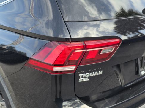 Used 2018 Volkswagen Tiguan SEL Premium image 7
