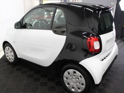 Used 2019 smart fortwo electric drive RWD image 7