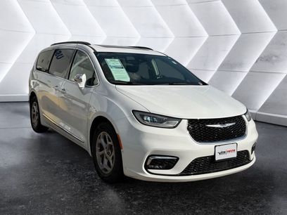 Used 2022 Chrysler Pacifica Limited