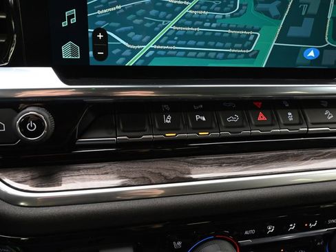 Used 2025 Chevrolet Silverado 3500 LTZ w/ LTZ Premium Package image 33