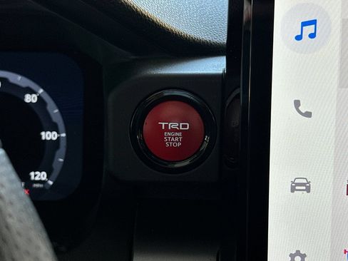 Used 2024 Toyota Tacoma TRD Off-Road w/ TRD Off Road Premium Package AWD/4WD image 20
