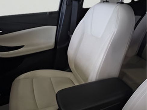 Used 2020 Buick Encore GX Essence w/ Experience Buick Package AWD/4WD image 24
