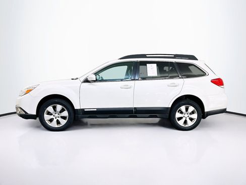 Used 2011 Subaru Outback 2.5i Limited w/ PWR Moonroof Pkg image 2