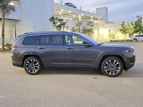 Used 2023 Jeep Grand Cherokee L Overland image 3