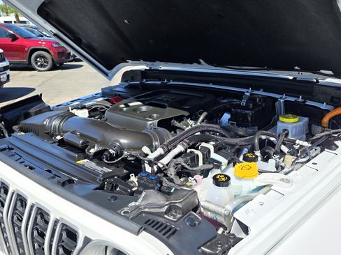 Certified 2025 Jeep Wrangler Backcountry image 18