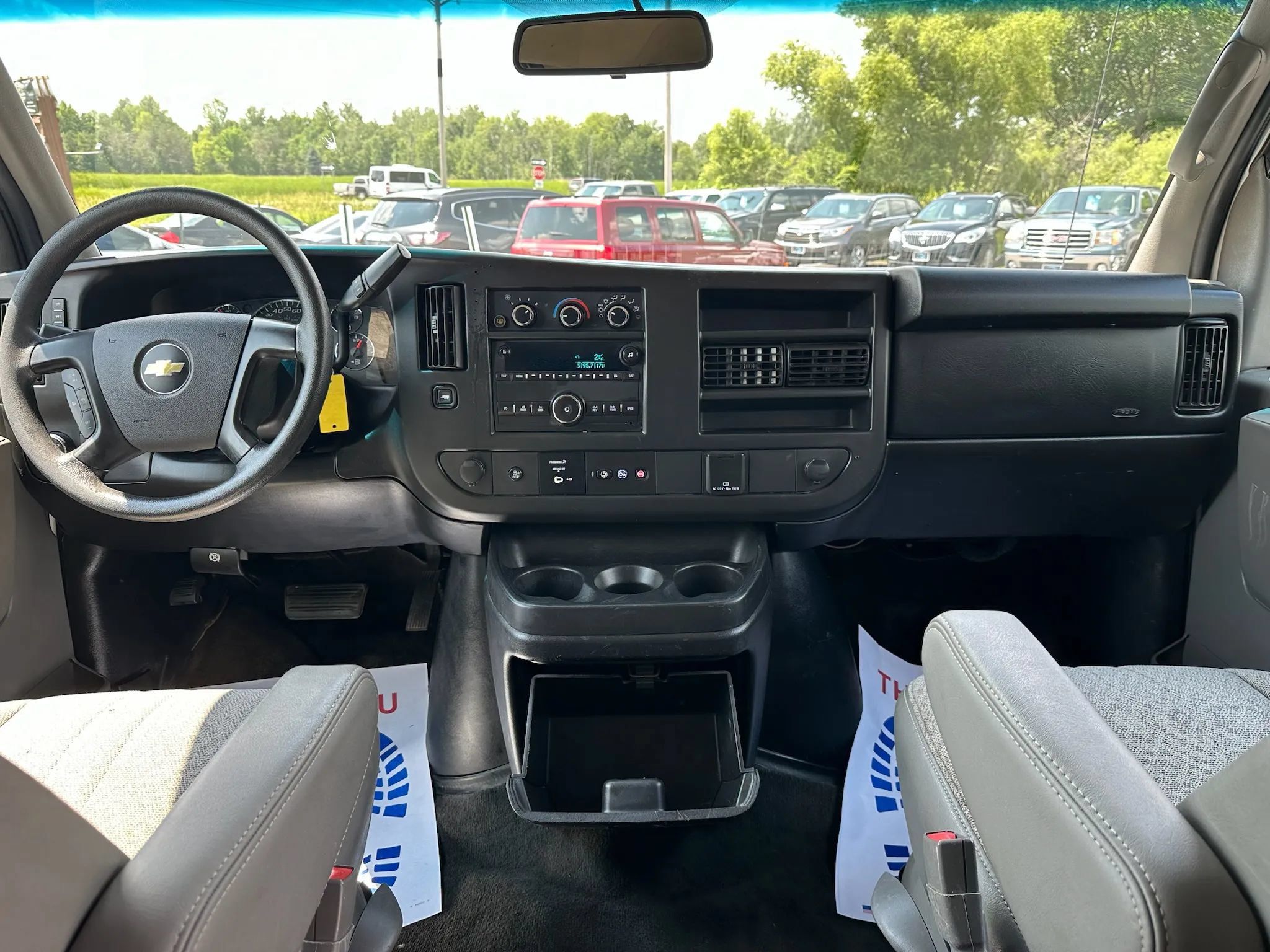 Used 2015 Chevrolet Express 2500 LT w/ LT Preferred Equipment Group RWD image 19