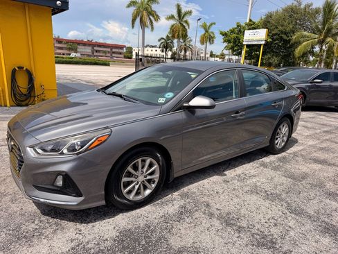 Used 2019 Hyundai Sonata SE FWD image 2