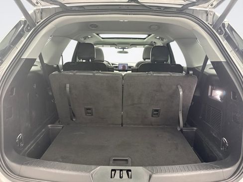 Used 2023 Ford Explorer XLT w/ Equipment Group 202A AWD/4WD image 22