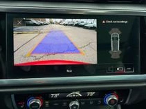 Used 2024 Audi Q3 2.0T Premium image 24