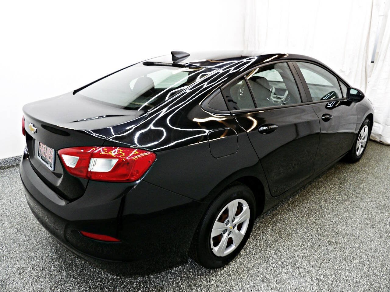 Used 2017 Chevrolet Cruze LS FWD image 6