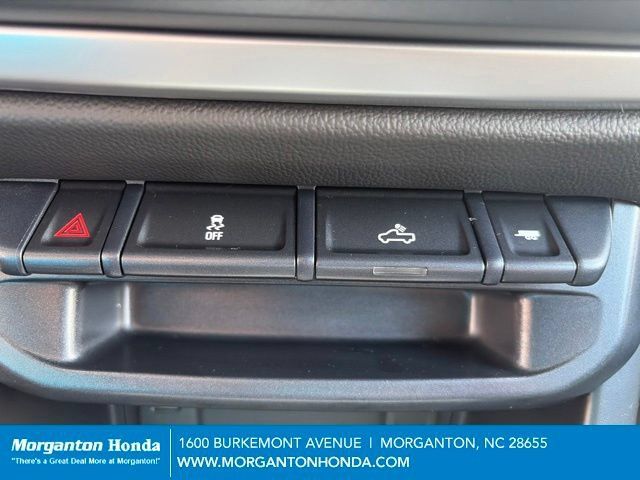 Used 2018 Chevrolet Colorado LT AWD/4WD image 22