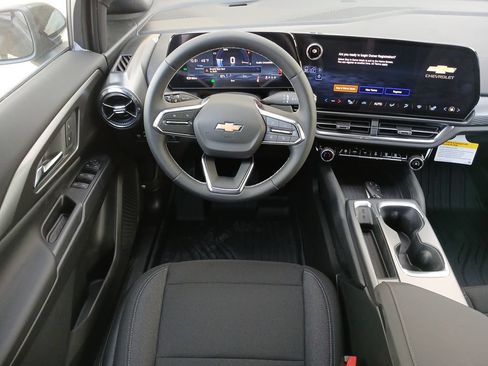 New 2026 Chevrolet Equinox EV LT w/ Comfort Package FWD image 12