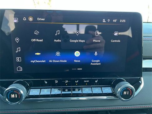 Used 2025 Chevrolet Colorado Z71 w/ Technology Package image 23