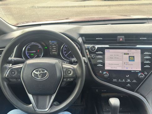 Used 2019 Toyota Camry LE w/ Sunroof Package image 19