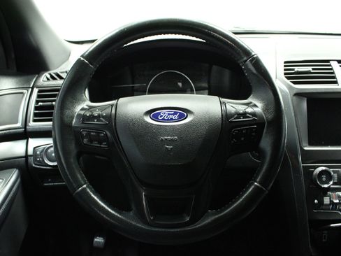 Used 2018 Ford Explorer XLT w/ Equipment Group 201A image 23