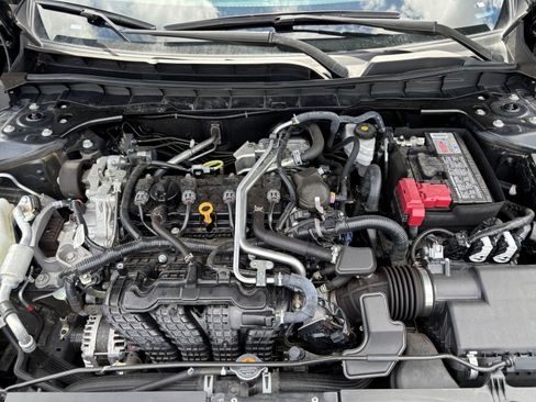 Used 2025 Nissan Altima 2.5 SV FWD image 32