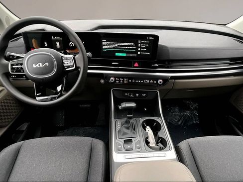 New 2026 Kia Carnival LX FWD image 5
