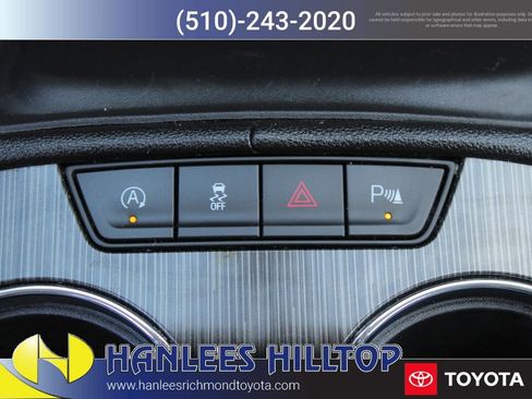 Used 2023 GMC Acadia SLT image 23