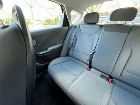 Used 2025 Kia K4 LXS image 38