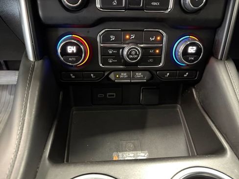 Used 2023 Chevrolet Tahoe Z71 w/ Luxury Package AWD/4WD image 19