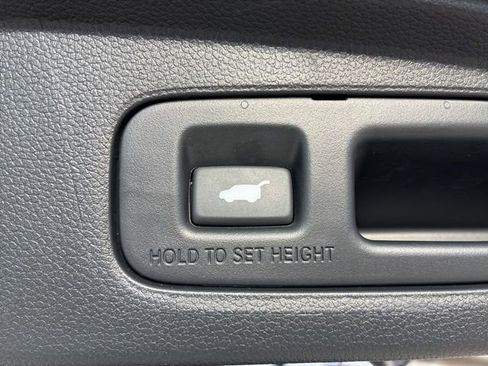 Used 2025 Honda CR-V EX-L image 8