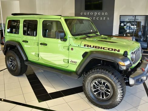 Used 2025 Jeep Wrangler Unlimited Rubicon w/ XTREMEE 35" Tire Package AWD/4WD image 7