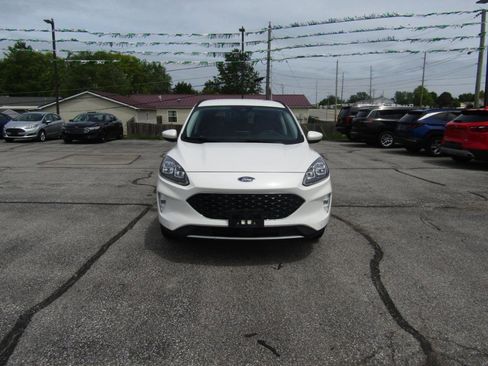Used 2022 Ford Escape Titanium AWD/4WD image 2